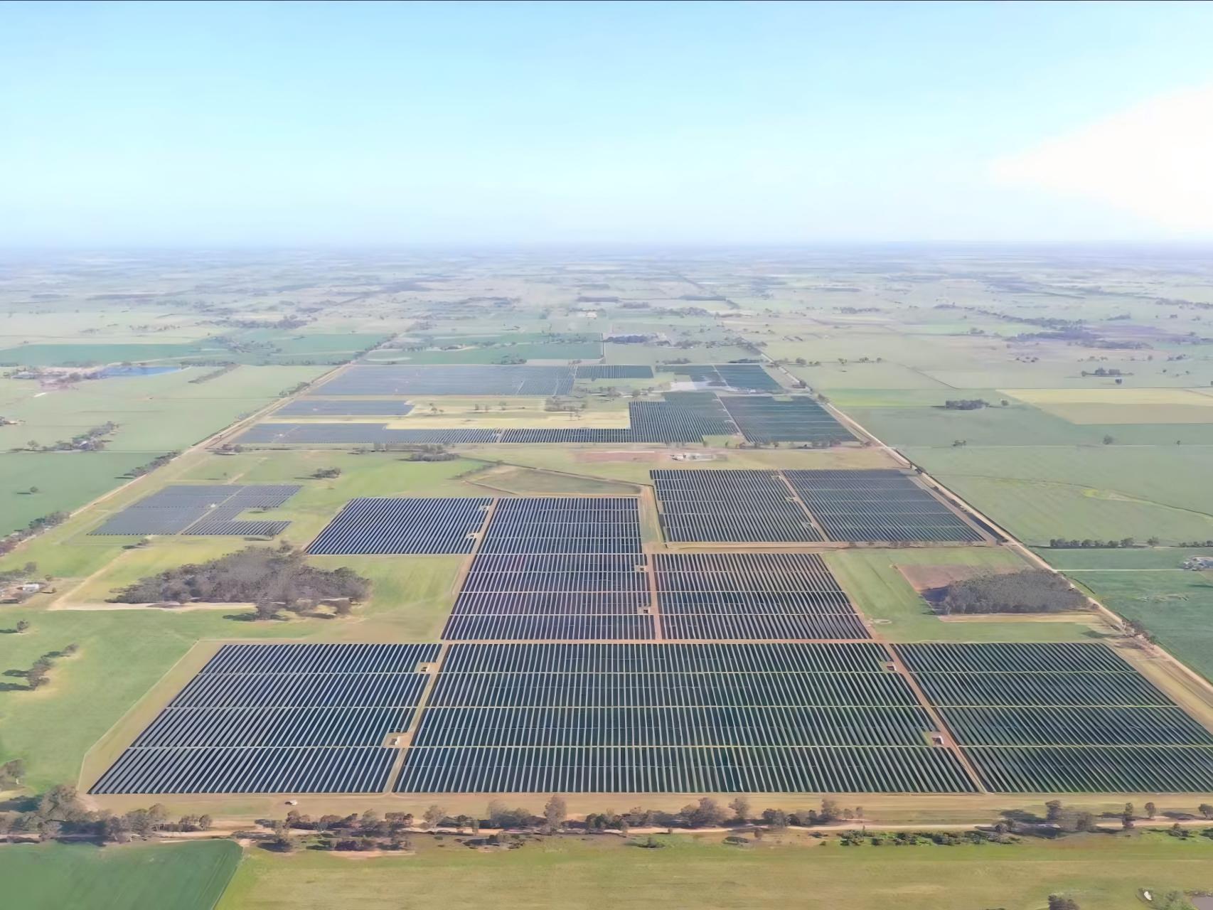 Proyecto de seguimiento solar de 128 MW, Victoria, Australia