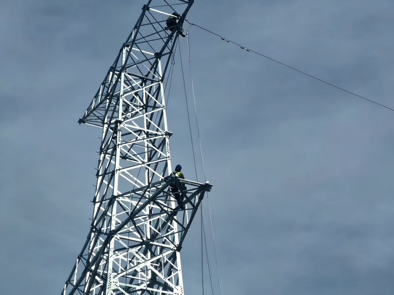 Proyecto de torres el&eacute;ctricas de transmisi&oacute;n de 220 KV en China